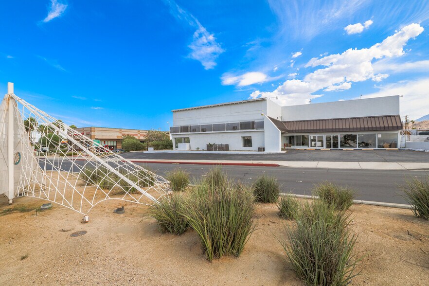 4775-4779 E Ramon Rd, Palm Springs, CA à vendre - Photo du bâtiment - Image 2 de 76