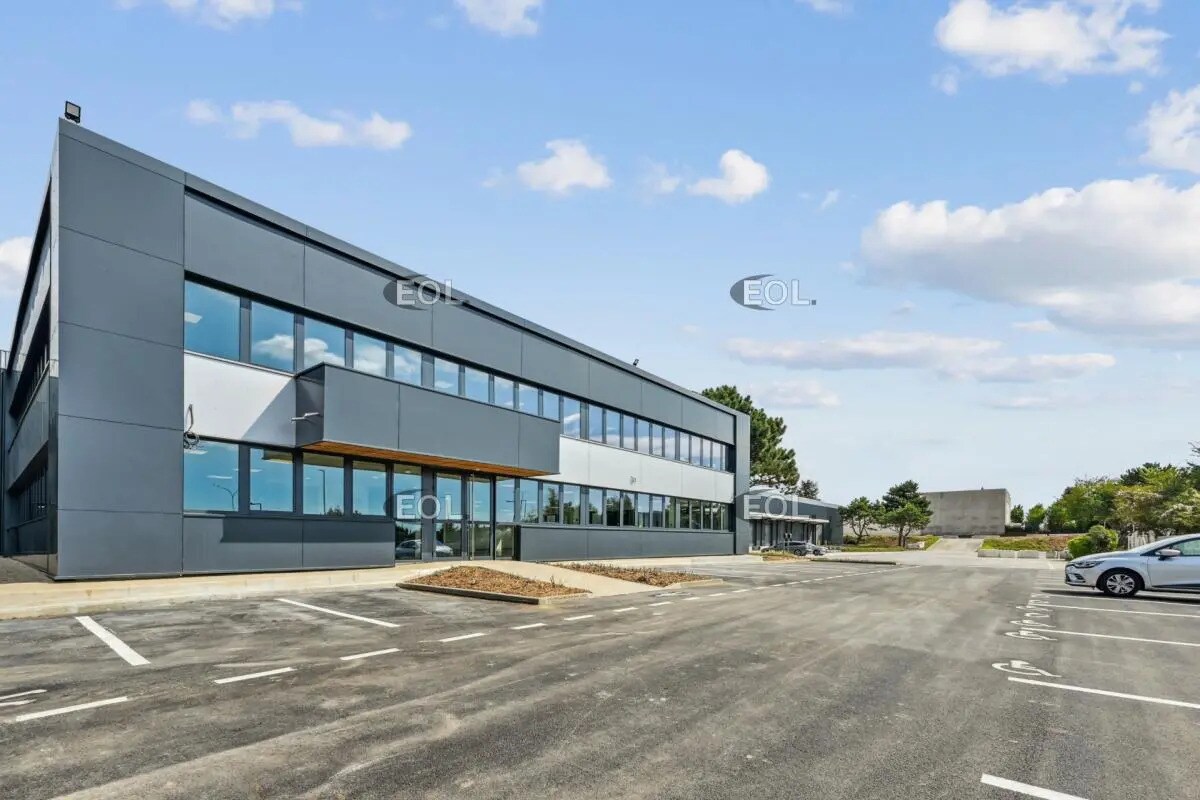 Industrial in Goussainville for lease Building Photo- Image 1 of 15