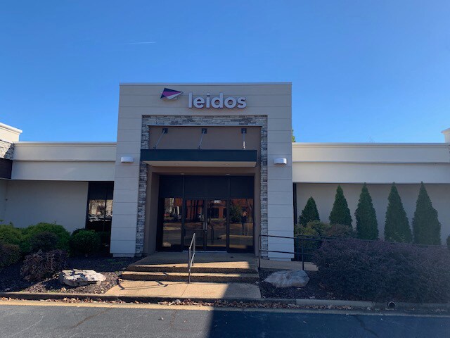 724 Thimble Shoals Blvd, Newport News, VA à louer - Photo du bâtiment - Image 1 de 5