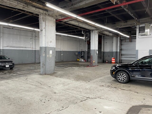 3502 Northern Blvd, Long Island City, NY à louer - Photo du bâtiment - Image 3 de 3