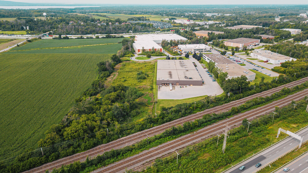 22000 Av Clark-Graham, Baie-d'urfe, QC à vendre - Photo du bâtiment - Image 3 de 7