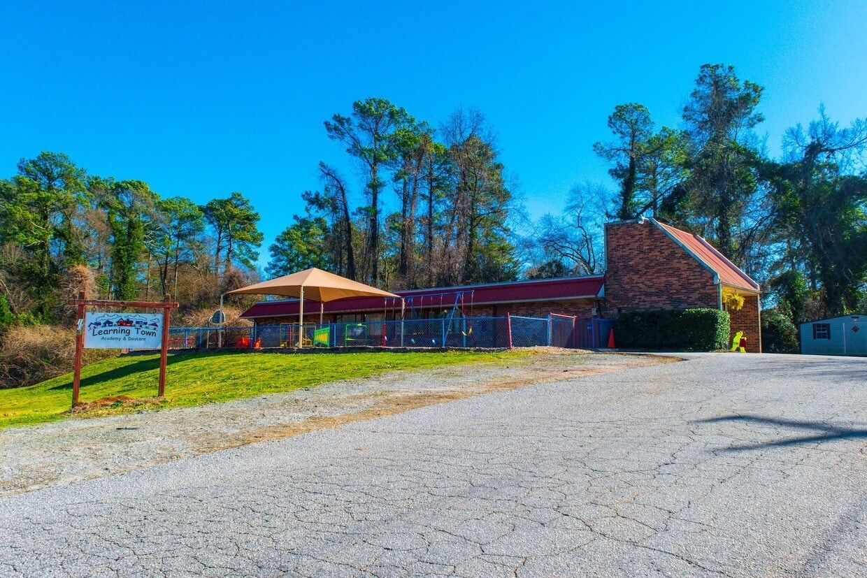 106 Hammett Acres, Anderson, SC for sale Primary Photo- Image 1 of 5