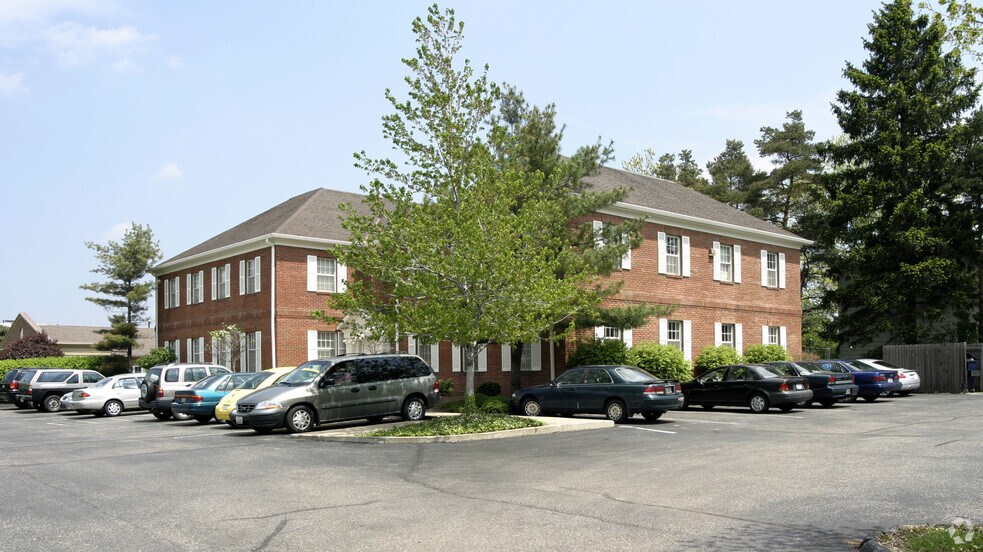 10235 Brecksville Rd, Brecksville, OH à louer - Photo du bâtiment - Image 2 de 25