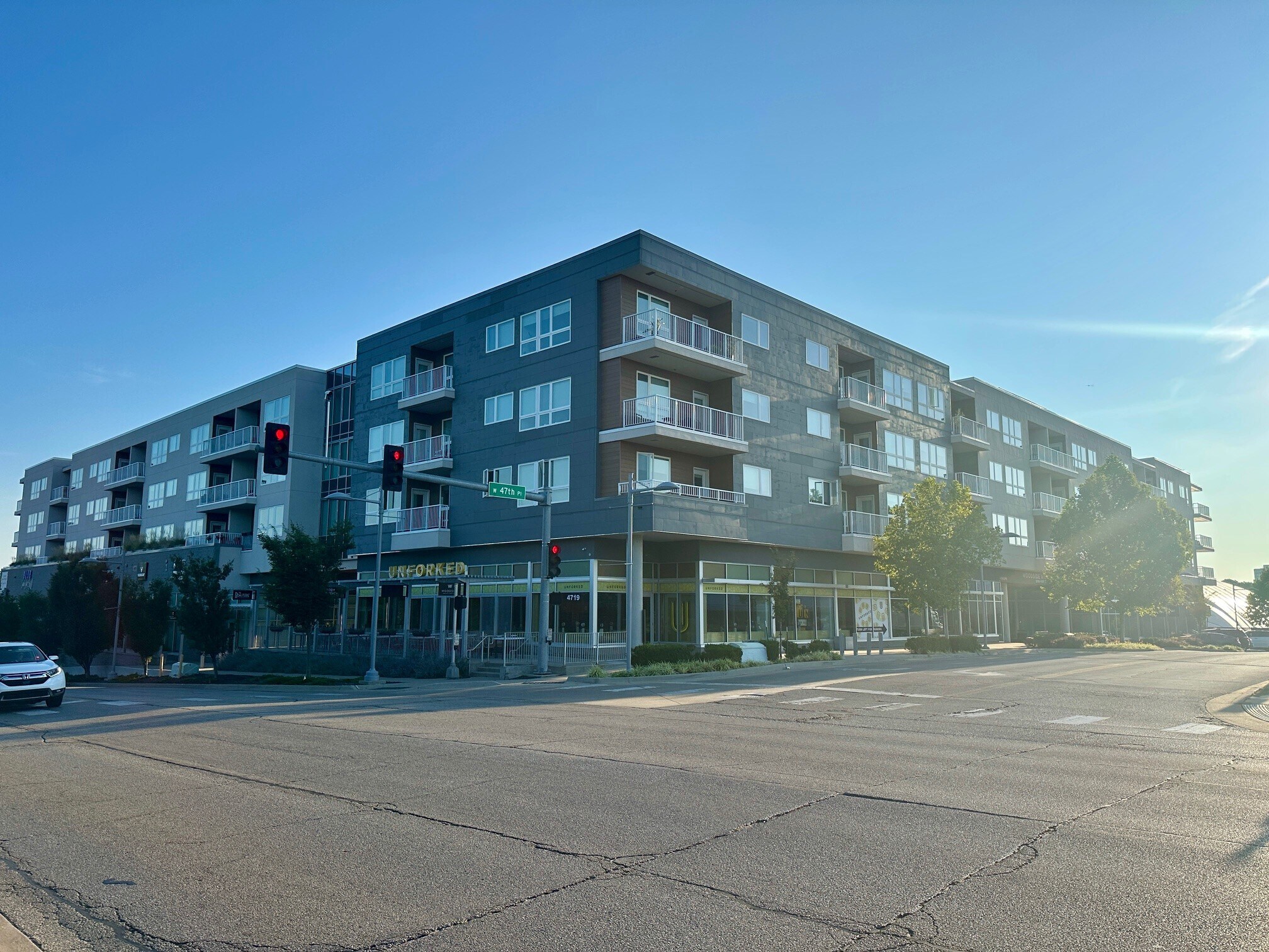 47th Pl & Rainbow Blvd, Westwood, KS à louer Photo du bâtiment- Image 1 de 5