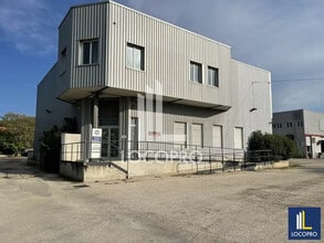 Flex in Aubagne for lease Building Photo- Image 1 of 9