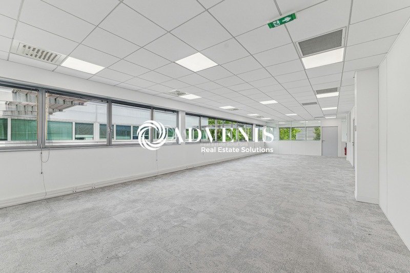 Office in Roissy-en-France for lease - Interior Photo - Image 2 of 10