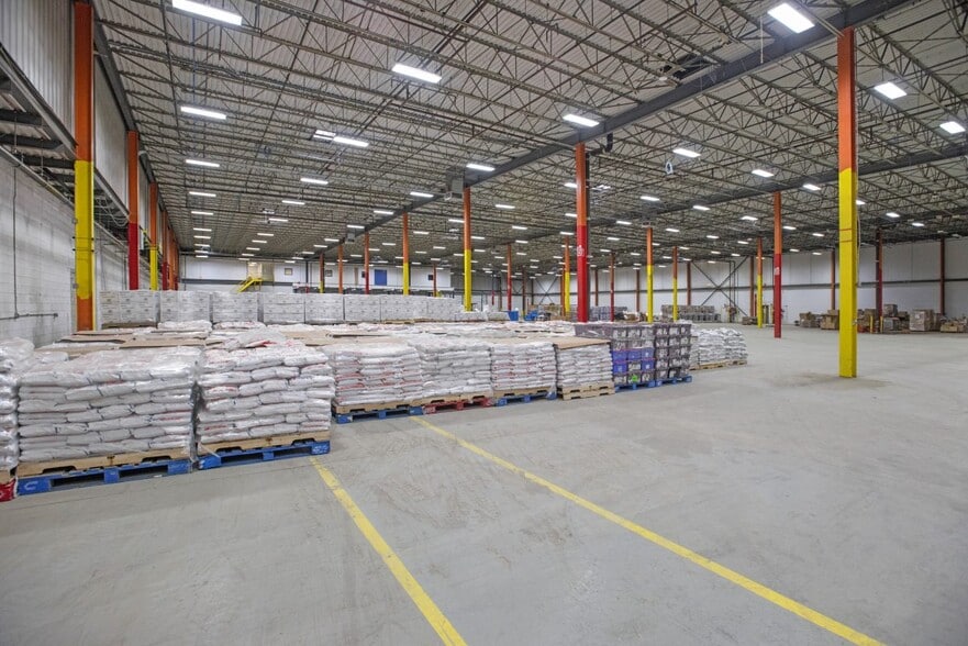 570 Cottage St, Springfield, MA for lease - Building Photo - Image 3 of 7