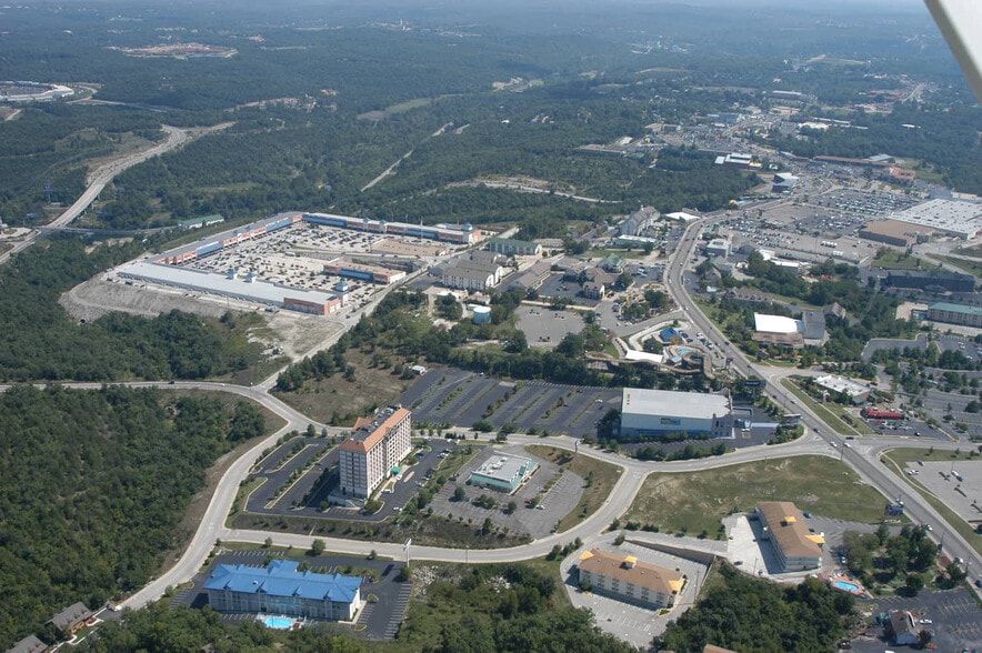 Wildwood Dr, Branson, MO for sale - Building Photo - Image 2 of 5