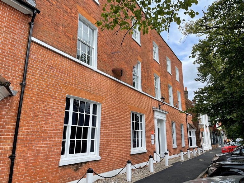 27 London End, Beaconsfield à louer - Photo du bâtiment - Image 1 de 11