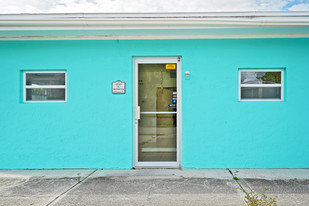 10 Francis St, Cocoa Beach FL - Entrepôt