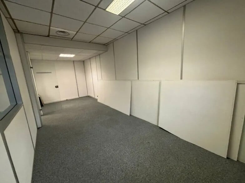 Bureau dans Aix-en-Provence à louer - Photo intérieure - Image 2 de 7