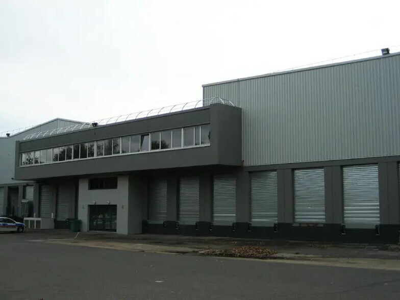 Industrial in Herblay-sur-Seine for lease - Building Photo - Image 2 of 13