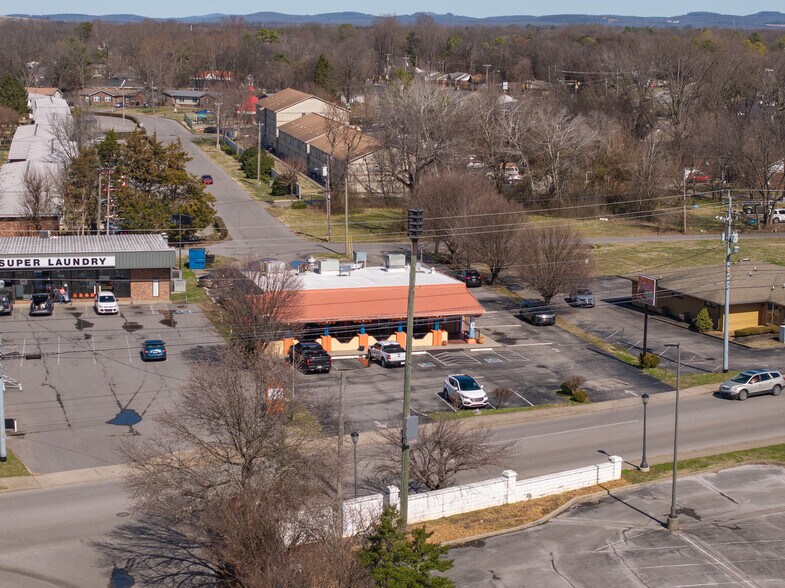 1111 Greenland Dr, Murfreesboro, TN à vendre - Photo du bâtiment - Image 3 de 6
