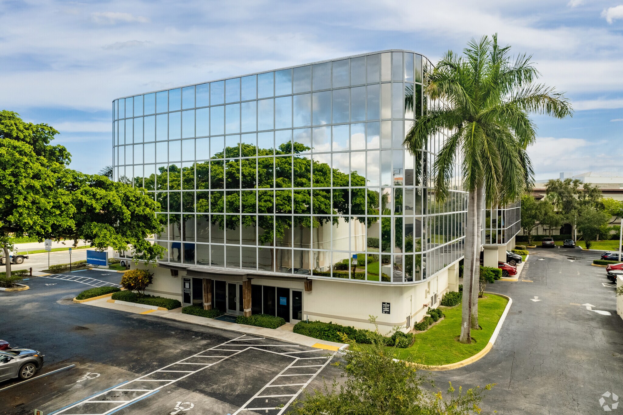 900 N Federal Hwy, Boca Raton, FL à louer Photo du bâtiment- Image 1 de 22