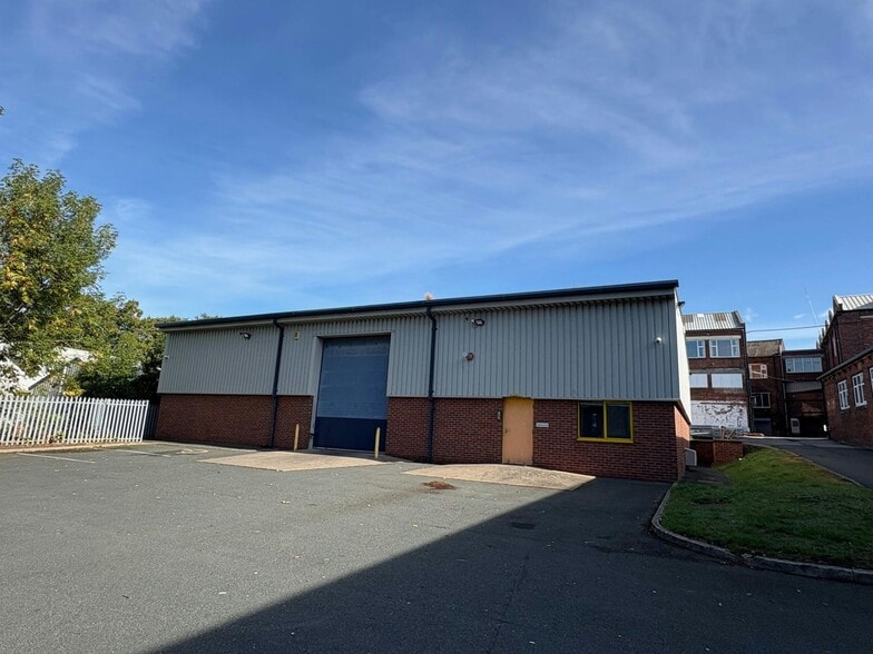 Burley Hill Trading Est, Leeds for lease - Building Photo - Image 1 of 1