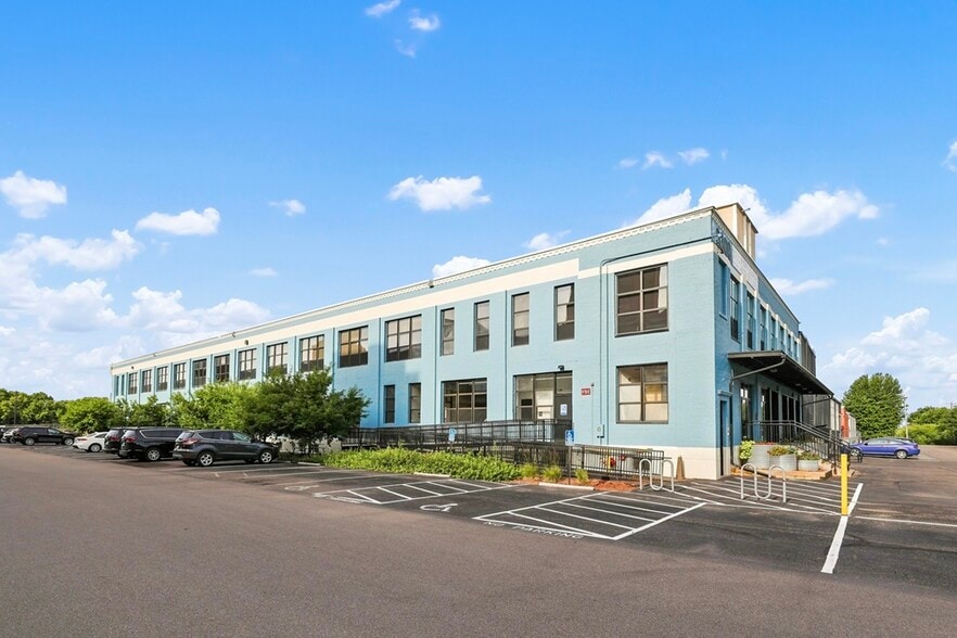 2300-2310 Kennedy St NE, Minneapolis, MN for lease - Building Photo - Image 3 of 7