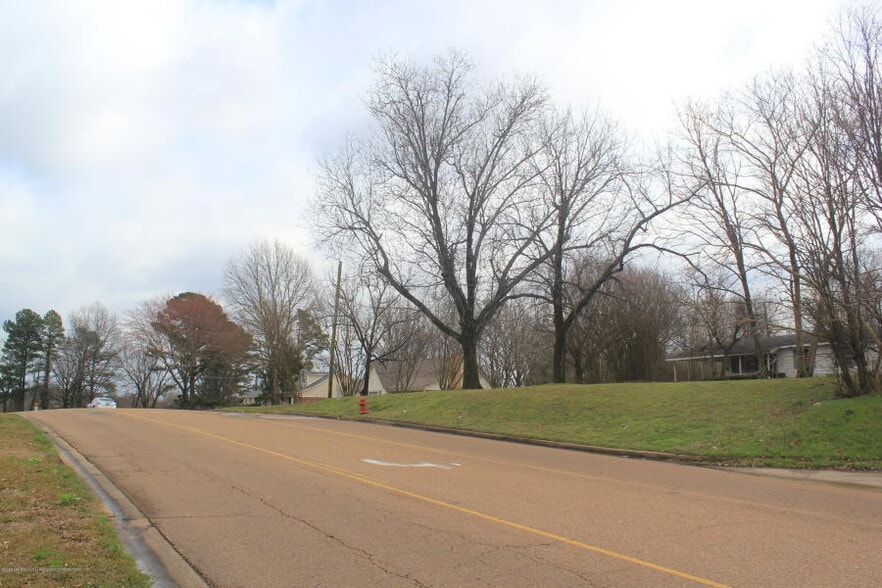 9105 E Sandidge Rd, Olive Branch, MS à louer - Photo du bâtiment - Image 3 de 36
