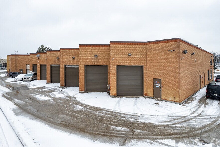 71 Silton Rd, Vaughan, ON à louer - Photo du bâtiment - Image 3 de 3