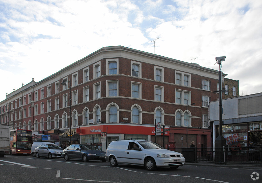 3-23 Kingsland High St, London for lease - Building Photo - Image 2 of 11