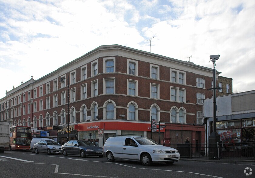 3-5 Kingsland High St, Londres à louer - Photo du bâtiment - Image 2 de 11