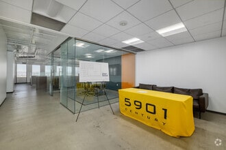 5901 W Century Blvd, Los Angeles, CA à louer Photo intérieure- Image 2 de 7