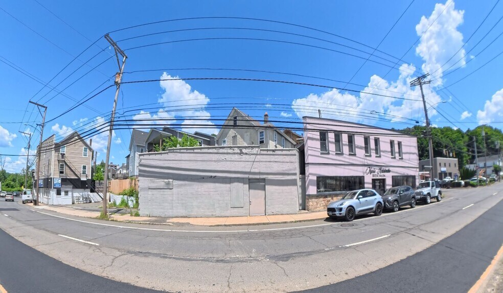 Derby Ave Portfolio portefeuille de 2 propriétés à vendre sur LoopNet.ca - Photo du bâtiment - Image 3 de 4