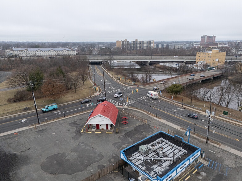 735 E Hazelwood Ave, Rahway, NJ for sale - Building Photo - Image 3 of 13