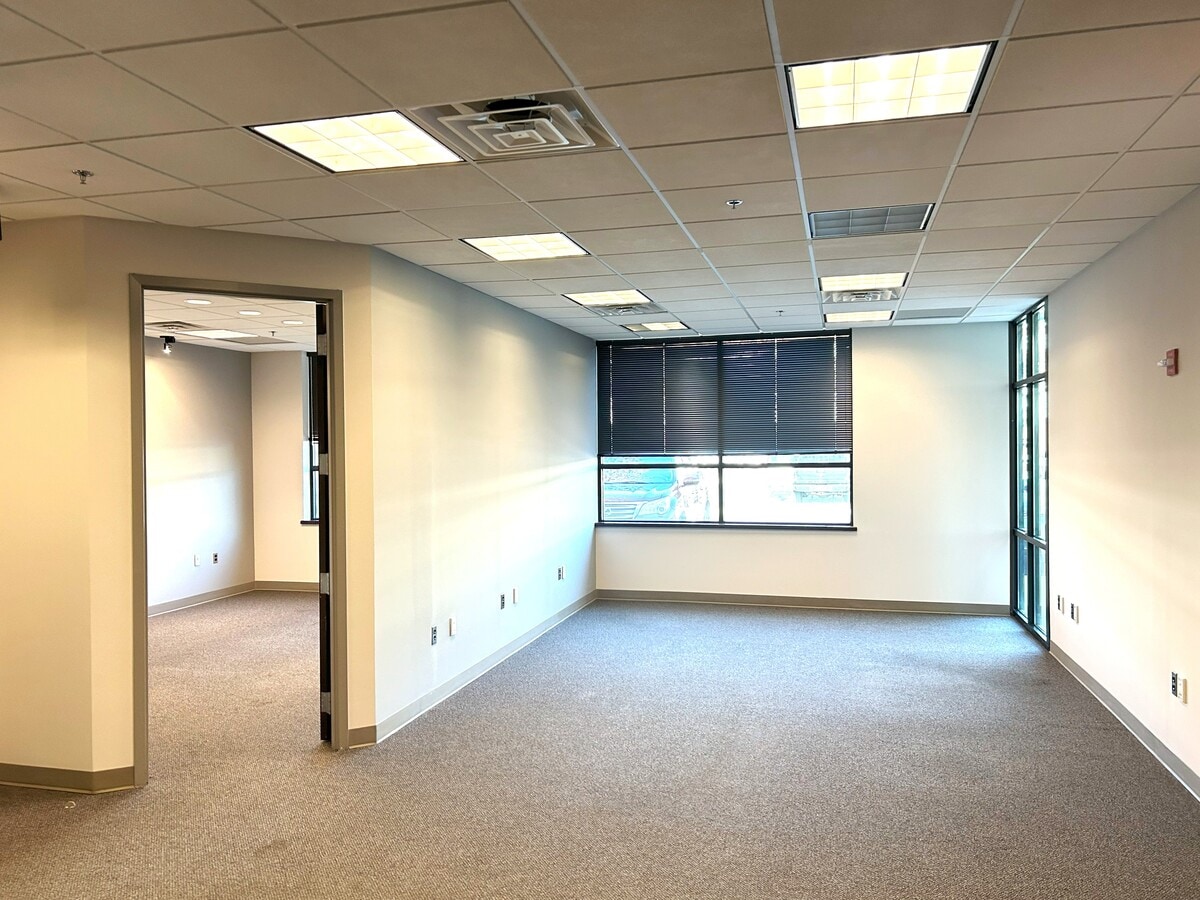 43766 Trade Center Pl, Sterling, VA 20166 - Unit 130 -  - Interior Photo - Image 1 of 9