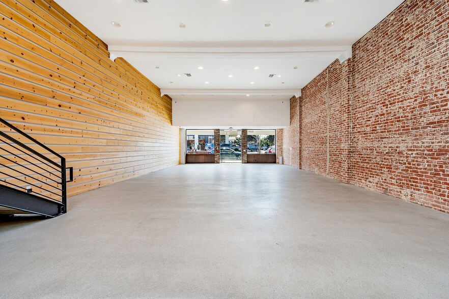 5207-5211 E 2nd St, Long Beach, CA à louer - Photo du bâtiment - Image 3 de 8