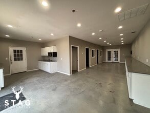 1635 N FM 156, Ponder, TX à louer Photo intérieure- Image 2 de 18