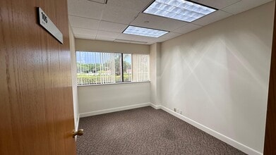 8000 N Federal Hwy, Boca Raton, FL for lease Interior Photo- Image 2 of 4