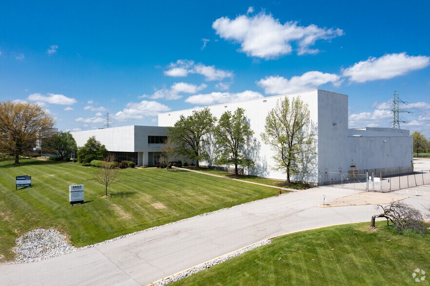 7100 Industrial Rd, Florence, KY à vendre - Photo du bâtiment - Image 2 de 7