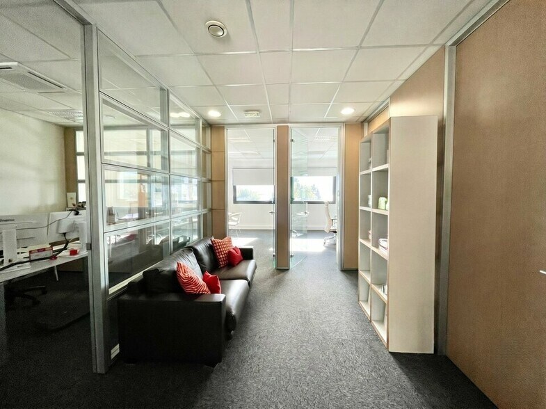Office in Cagnes-sur-Mer for sale - Interior Photo - Image 2 of 10