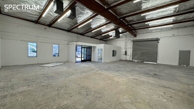 14538-14540 Keswick St, Van Nuys, CA for lease Interior Photo- Image 1 of 2