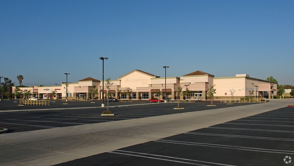 2850 S Bristol St, Santa Ana, CA for lease - Building Photo - Image 1 of 1