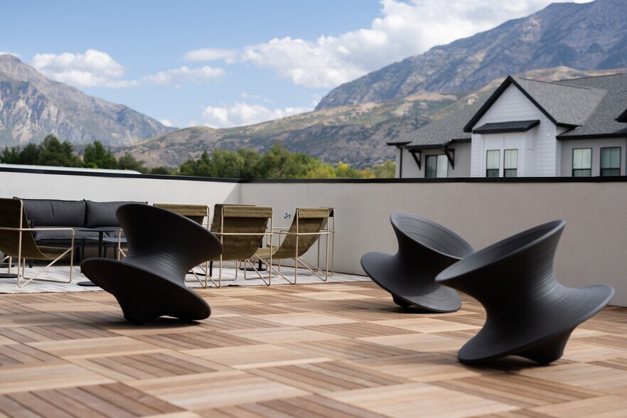 412 W Rivers Edge Dr, Provo, UT à louer - Photo du bâtiment - Image 3 de 6