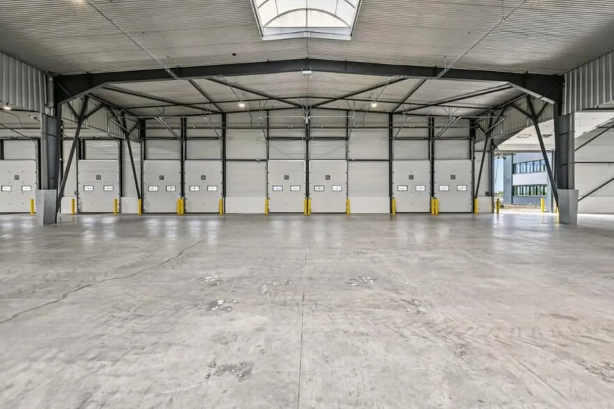 Industriel dans Goussainville à louer - Photo intérieure - Image 2 de 15