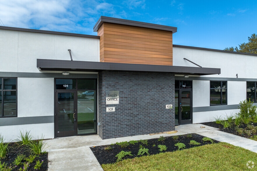 4807 Sugar Grove Blvd, Stafford, TX à louer - Photo du bâtiment - Image 2 de 7