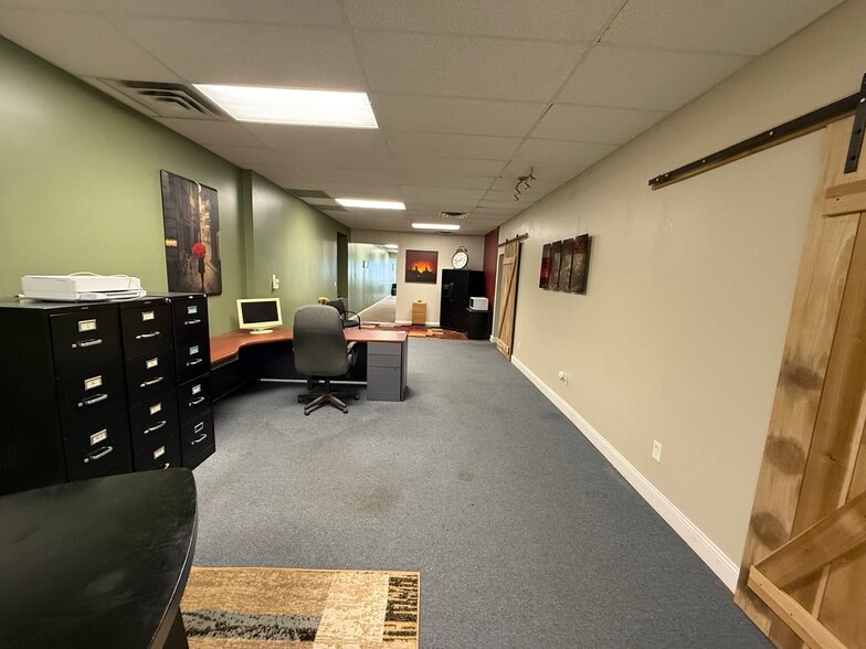 216 E Grand River Rd, Laingsburg, MI à louer - Photo du bâtiment - Image 3 de 29