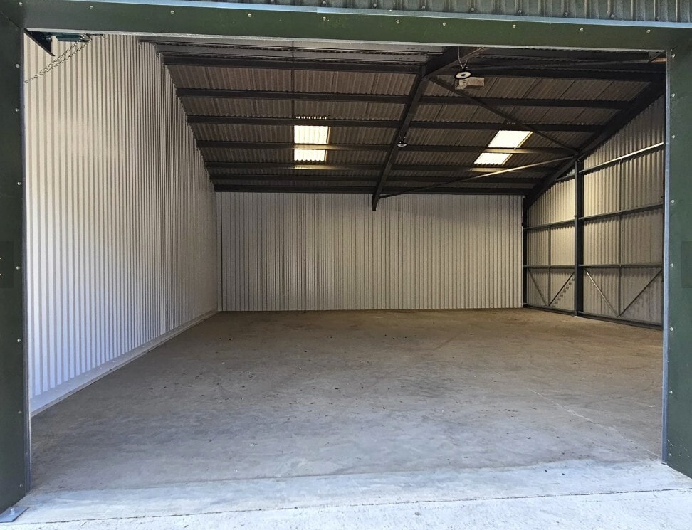 Beamond End, Amersham for lease Interior Photo- Image 1 of 3