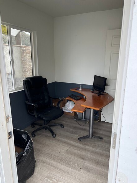 17035 Sierra Hwy, Santa Clarita, CA à louer - Photo du bâtiment - Image 2 de 5