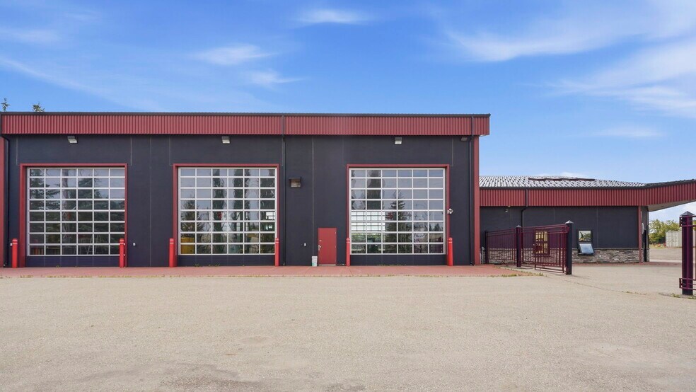 490 South Ave, Spruce Grove, AB à vendre - Photo du bâtiment - Image 3 de 29