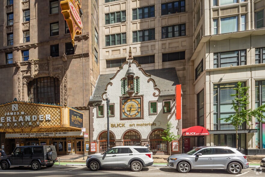 14-18 W Randolph St, Chicago, IL à louer - Photo du bâtiment - Image 1 de 4