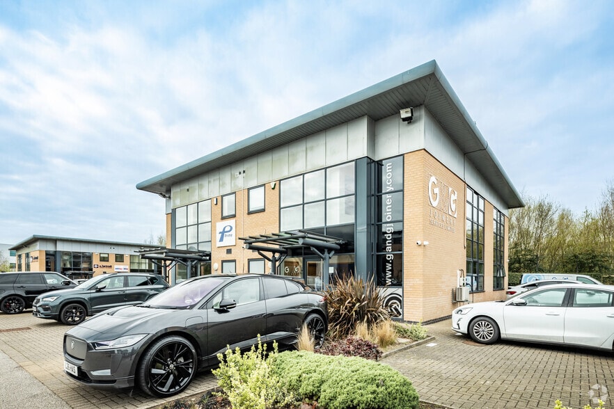 Hurricane Ct, Liverpool for lease - Building Photo - Image 2 of 6