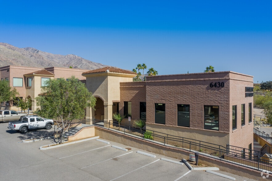 6430 N Swan Rd, Tucson, AZ à vendre - Photo du bâtiment - Image 2 de 6