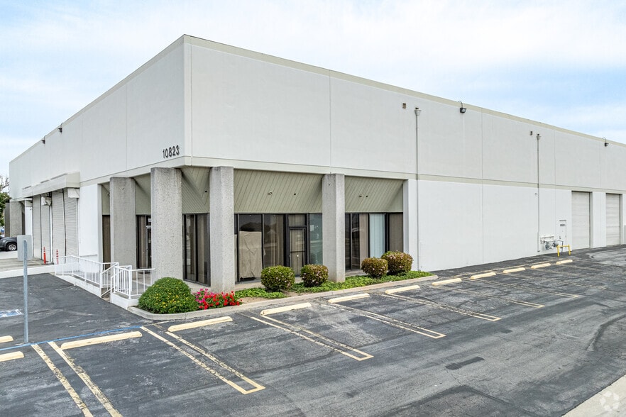 10823-10833 Shoemaker Ave, Santa Fe Springs, CA for lease - Building Photo - Image 2 of 10