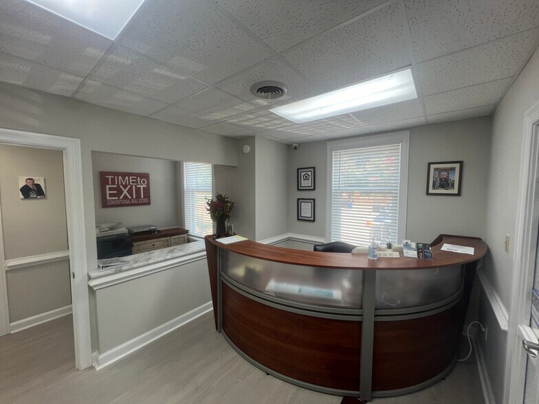 1100 Eaglewood Dr, Virginia Beach, VA à louer - Photo intérieure - Image 3 de 13