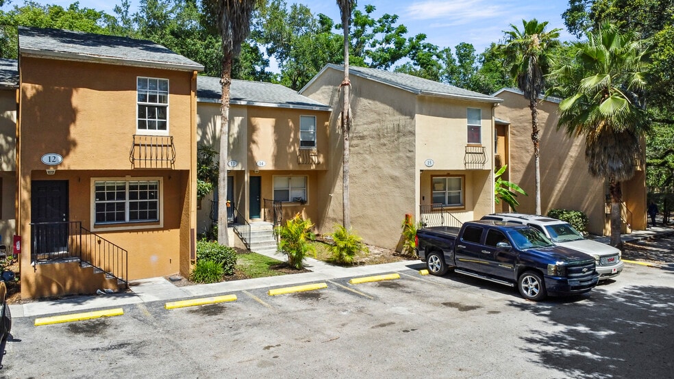 2010 E 148th Ave, Lutz, FL à vendre - Photo du bâtiment - Image 3 de 50