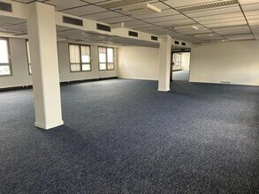 259-261 Rue De Paris, Montreuil for lease Interior Photo- Image 2 of 2