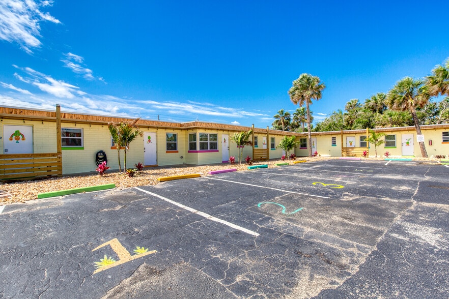 2240 S Atlantic Ave, Daytona Beach, FL for sale - Building Photo - Image 2 of 20